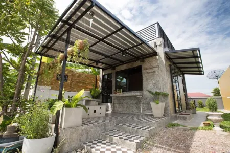 Pimchanok Resort Отели в г. Пхетчабури