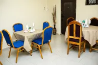 Ben and Moons Lodge and Event Center - breakfast