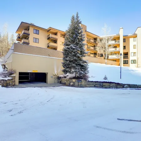 Condo Near Golf Club ~ 2 Mi to Vail Ski Resort!