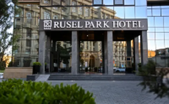 Rusel Park Hotel ヘイダル・アリエフ・センター周辺のホテル