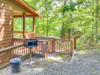'Fox Den' w/ Hot Tub! 22 Mi to Cataloochee Skiing Hotels in Qualla