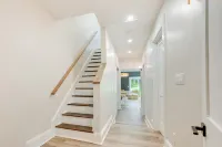 Mid-Century Tenney Mountain Condo Near Hiking - Spa