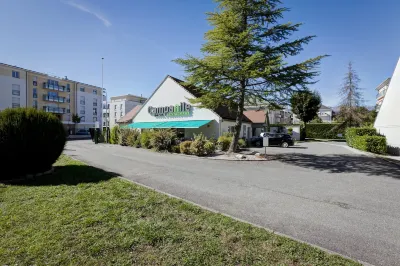 Campanile Geneve - Aeroport/Palexpo Hotels near Monument aux morts de Ferney-Voltaire 01210