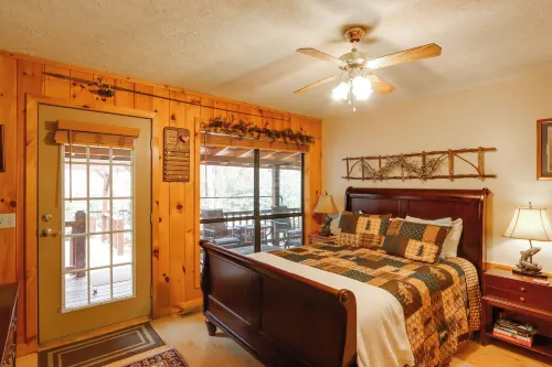 'Creek Bend Escape' w/ Hot Tub + River Views! - 3 tähden