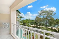 On the Beach Apartments - Ocean View