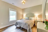 1 Mi to Lake Hartwell: Updated Retreat w/ Patio! - 3-Star