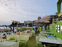 Jun Sao Zhi Jia International Coastal Baths Large Three-Bedroom Two-Bath Apartment (Huanhai Road)