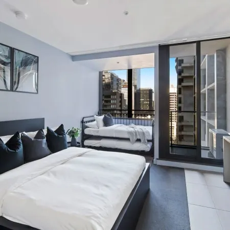 A Cozy & Stylish Studio Next to Southern Cross