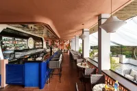 Casa Blanca Lakecity