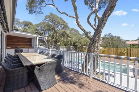 Saltwood Coastal Hamptons Luxe With Pool