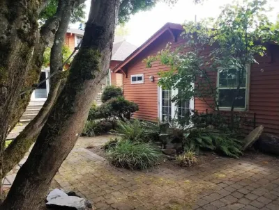 Charming, Private, Detached Studio! Hotel a 