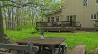 Mountain Hideout by Avantstay Game Room + Deck Hotels near Dollar General