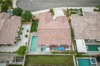 Kaleidoscope by AvantStay Colorful Escape Pool