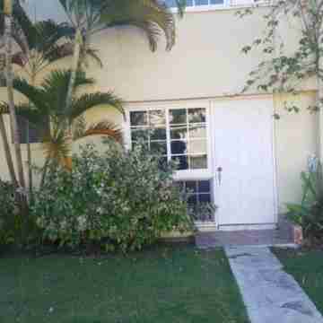 Cozy Studio Apartment Hotel Exterior