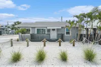 Sunset Beach_Cozy boutique cottage with all the must have beach amenities