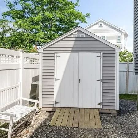 Spacious and Homey 6-Bed Beach House in Salisbury