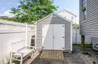 Spacious and Charming 6-Bed Beach House in Salisbury