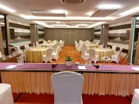 W Three Premier Hotel Lagaligo