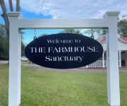 Farmhouse on Rock Creek Farm in Belmont. Enjoy a treehouse & wade Rock Creek