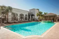 Courtyard Houma - piscine