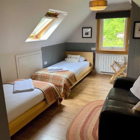 Highland Rooms - Room Only No Breakfast Отели в г. Уллапул