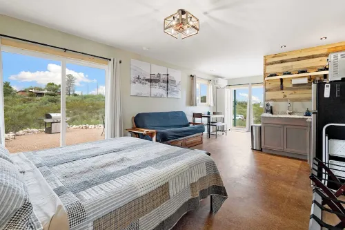 Comfy West Cabin nestled in Tombstone's Historic District! Pet Friendly!