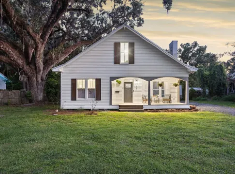 Spacious 5Br Home Ideal for Families, Groups, or Work-Related Stays in Live Oak