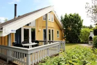Skandinavisches Ferienhaus in Mirow - Pools