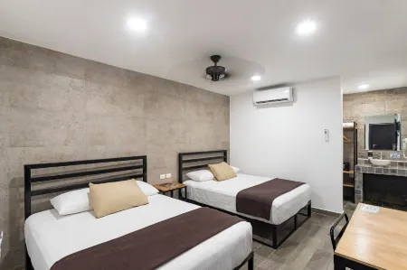 Capital Hotel Saltillo Отели рядом с достопримечательностью «Casa Tiyahui»