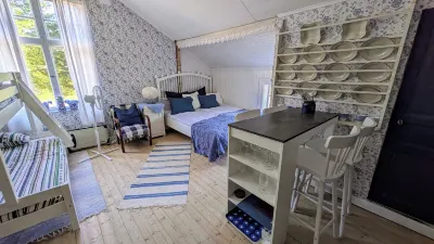Bright and Spacious Living in Historic Building Отели в г. 