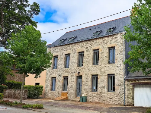 Le Foyer Celtique Hotels in Josselin