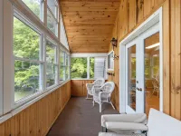 2 BR Lakefront Apartment on Black Lake Hotels in Macomb