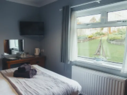 Pinewood B&B Hotels in Amroth