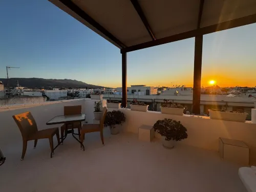 Prestige Holiday Apartments - Homestays