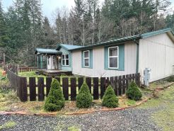 4BD/2BA Family & Pet Friendly Forest Retreat in Silverdale, WA - Chefs Kitchen!