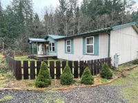 4BD/2BA Family & Pet Friendly Forest Retreat in Silverdale, WA - Chefs Kitchen! 이스트 공원 주변 호텔