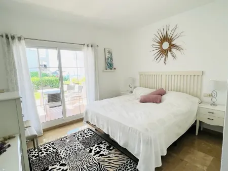 Apartment with sea views in a quiet area Отели в г. Алькоррин