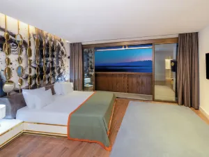 Nirvana Cosmopolitan Hotel - Convention & Sports Center