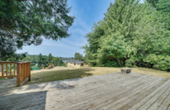 1/2 Mi to Yarrow Bay: Family Home in Kirkland