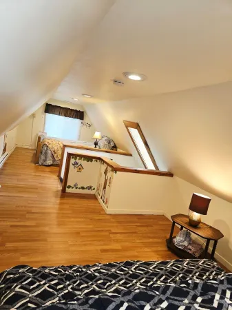 Quiet Higgins Lake home close to ATV trail, Boat Launch, and Silver Dollar!