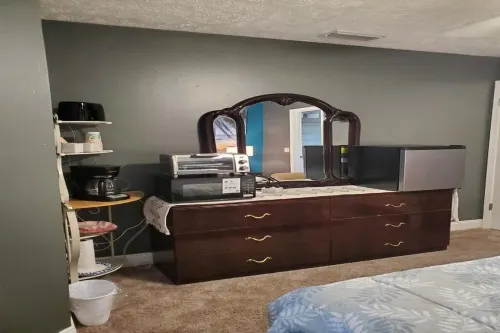 Mini Oasis at Paradise- a cozy studio in the clothing-optional Paradise Lakes