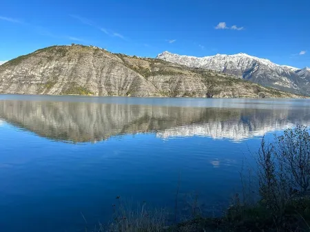 Village house in 04 with garden, very comfortable with many leisure activities Отели в г. Селонне