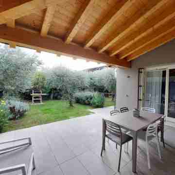 Pergola House 2 - Poolfront with parking space Hotel Exterior