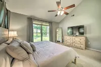 Cozy 3 Bedroom Cabin Fits up to 10 Guests!
