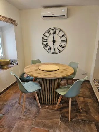 Character house in the heart of the village next to a free parking lot Отели в г. Компета