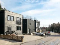Stylish and spacious family home Hotels in Kista