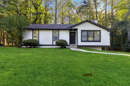 Charming 3-Bedroom Home in the Heart of Alpharetta – Walk to Avalon & Dining!