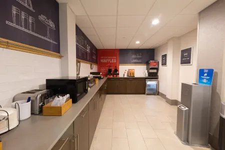 Hampton Inn Atlanta/Peachtree City Отели в г. Терин