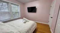 Spacious Skokie Retreat - 2BR/2BA - Mins to Chicago, mall & Train Hotel in zona Emily Oaks Nature Center