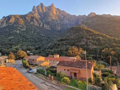 T2 sea & mountain view in the heart of the UNESCO-listed Gulf of Porto Hotels in Ota